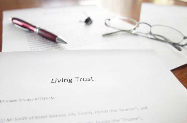 What Is a Living Trust and Who Should Have One? | Estate Planning Lawyer